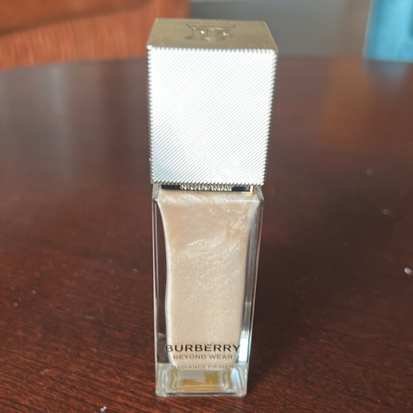 BURBERRY Beyond Wear Radiance Primer NEW in Box AUTHENTIC 1 Fl Oz /30 Ml - Picture 2 of 2